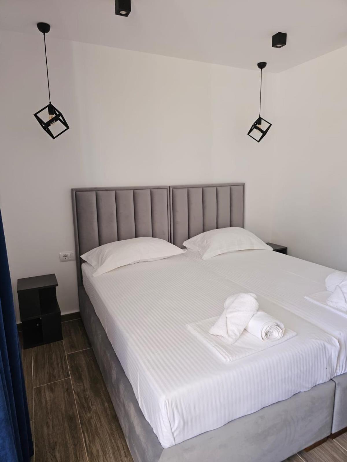 Ardit Seaside Rooms Sarandë 外观 照片